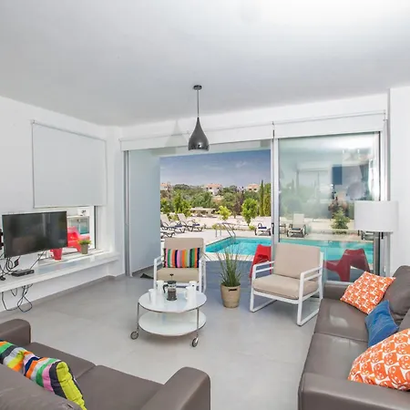 Case de vacanță Greco Ccv1 Mit Beheiztem Pool By Interhome