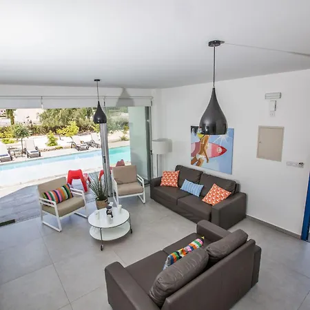 Greco Ccv1 Mit Beheiztem Pool By Interhome