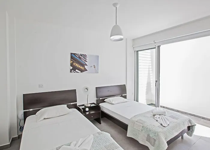 Greco Ccv1 Mit Beheiztem Pool By Interhome *