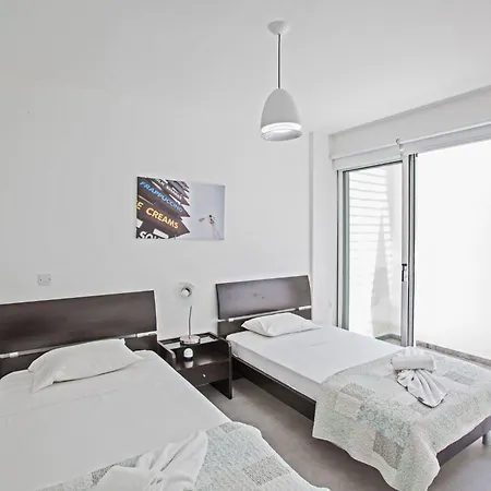 Greco Ccv1 Mit Beheiztem Pool By Interhome *