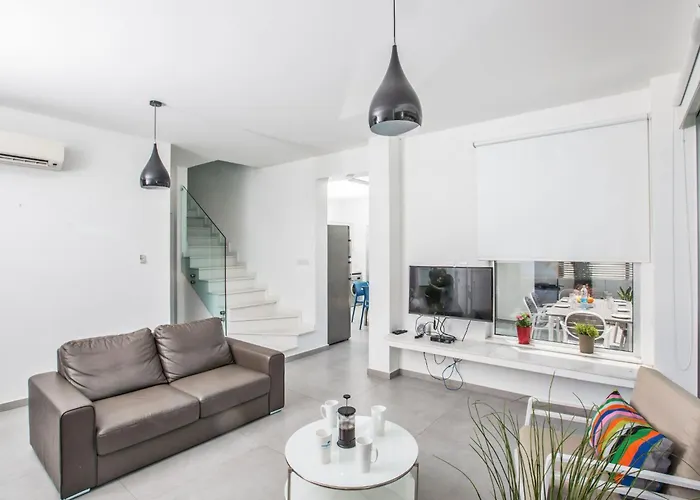 Greco Ccv1 Mit Beheiztem Pool By Interhome Σπίτι διακοπών